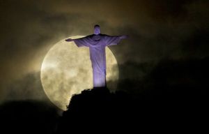 Supermoon May 6 2012 Christ the Redeemer statue in Rio de Janeiro